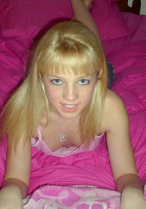 Amateur girl Izzy