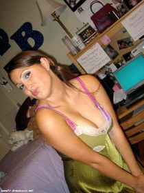 Big brunette tits in